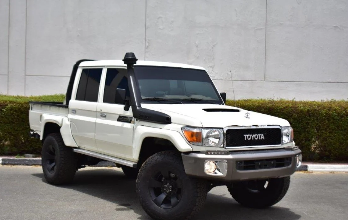 Toyota Land Cruiser 79 Xtreme V8 4.5L Turbo Diesel 4WD - Image 2