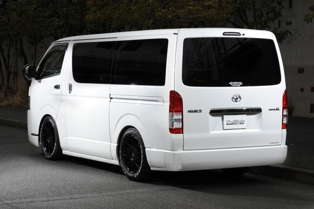 TOYOTA HIACE - Image 6