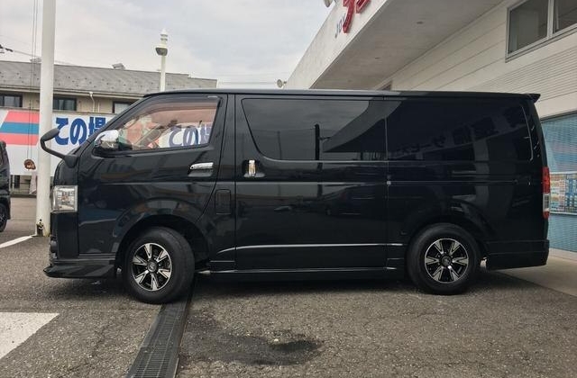 TOYOTA HIACE VAN 2018 - Image 4