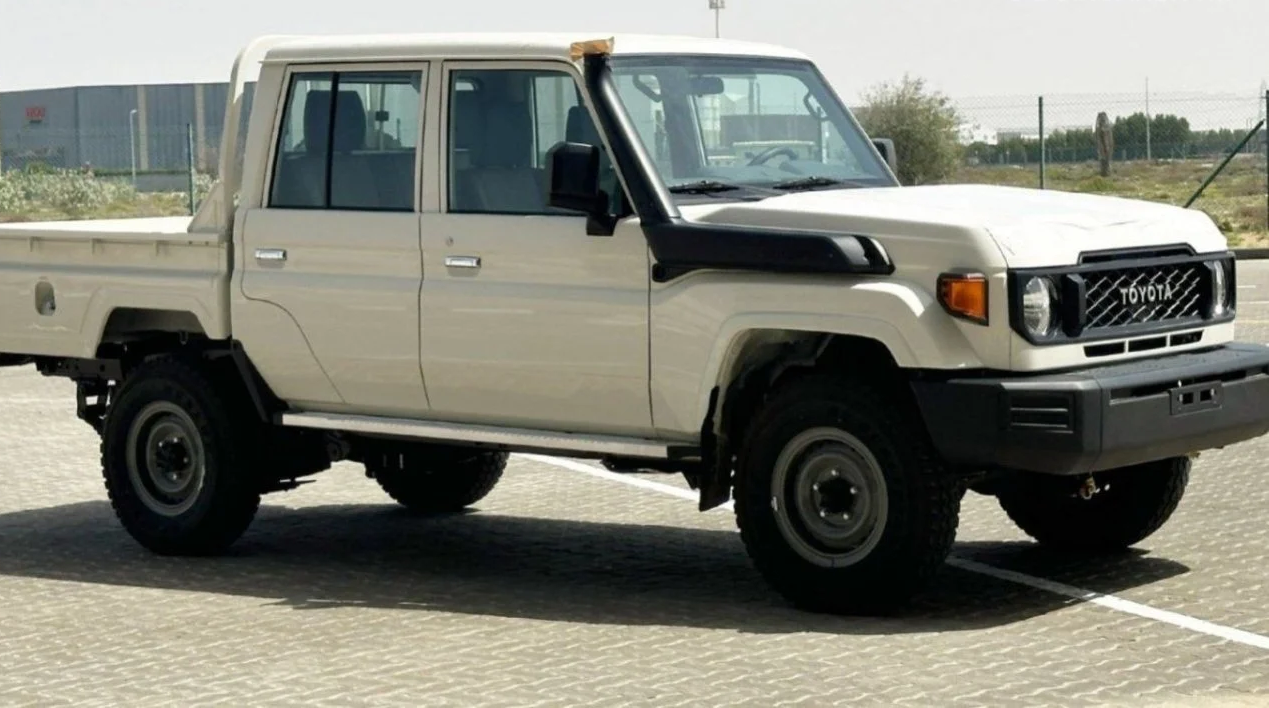 Toyota Land Cruiser Pick Up LC79 Double Cabin MY2024 DIESEL 4.2L - Image 2