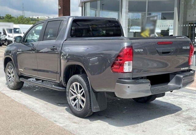 2019 TOYOTA HILUX MANUAL DIESEL - Image 2