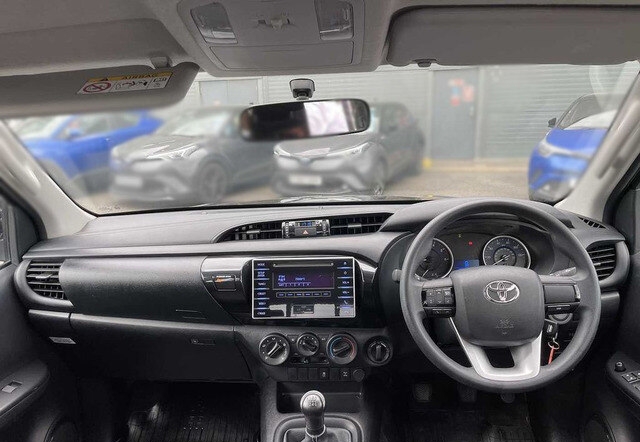 TOYOTA HILUX MANUAL DIESEL 2019 - Image 2