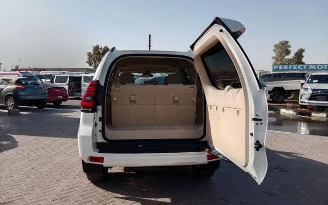 2019 TOYOTA LAND CRUISER PRADO - Image 9