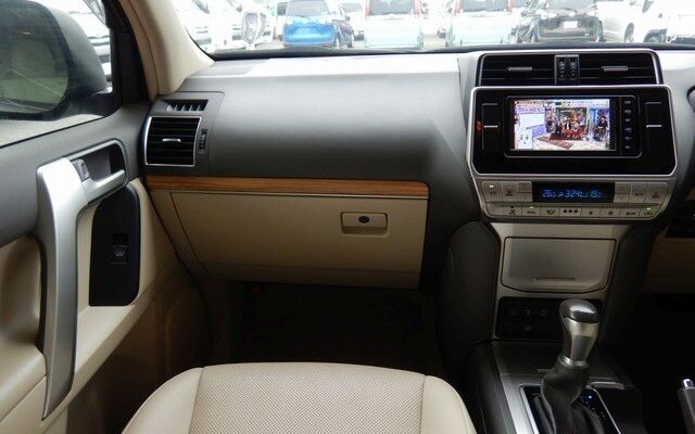 2019 TOYOTA LAND CRUISER PRADO TX-L PACKAGE 4WD - Image 4