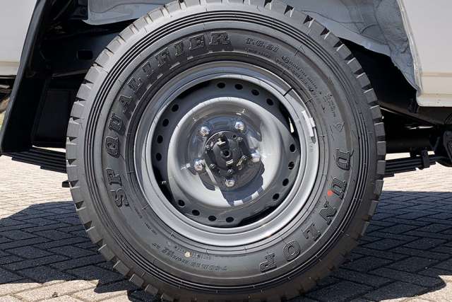 Toyota Land Cruiser HZJ78L 4×4 Hard Top - Image 11